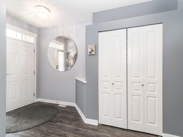 Breakfast Nook Photo of 14579 33b Avenue, Surrey, BC