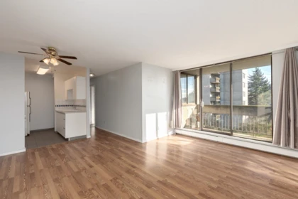 403 4105 Imperial Street, Burnaby, BC, Burnaby — Apartment/Condo for sale