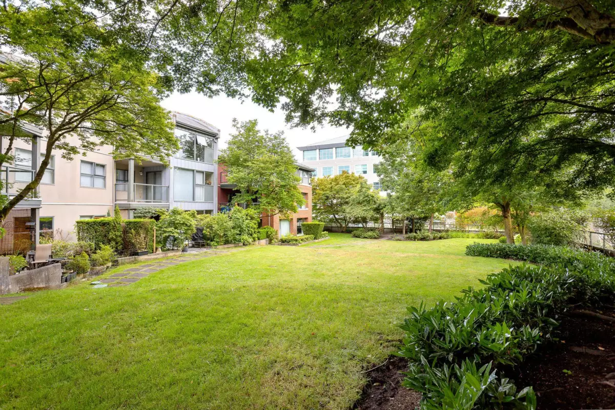 Entry Foyer Photo of 404 225 Newport Drive, Port Moody, BC