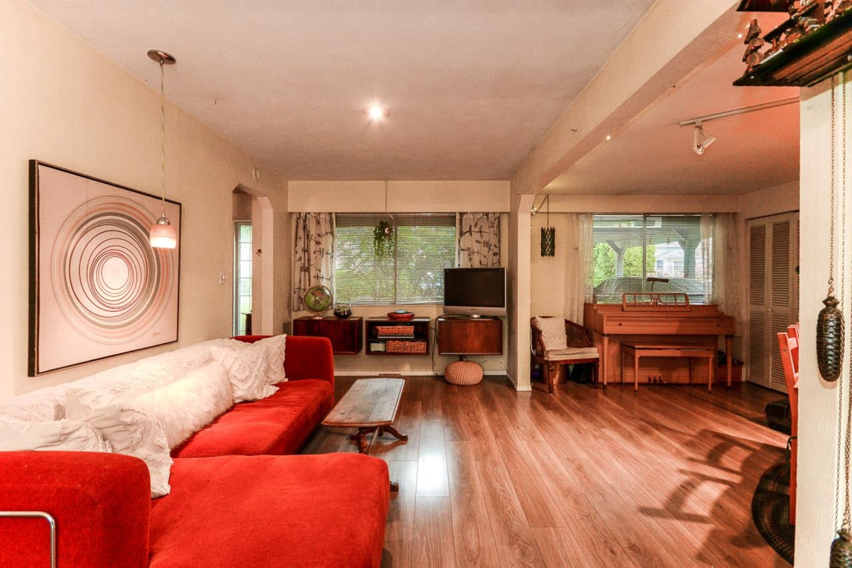 Dining Area Photo of 1733 Ross Road, North Vancouver, BC