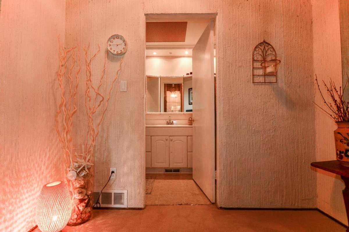 Family Room Photo of 1733 Ross Road, North Vancouver, BC