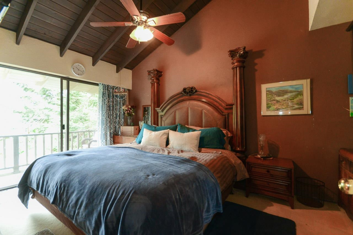 Guest Bathroom Photo of 1733 Ross Road, North Vancouver, BC