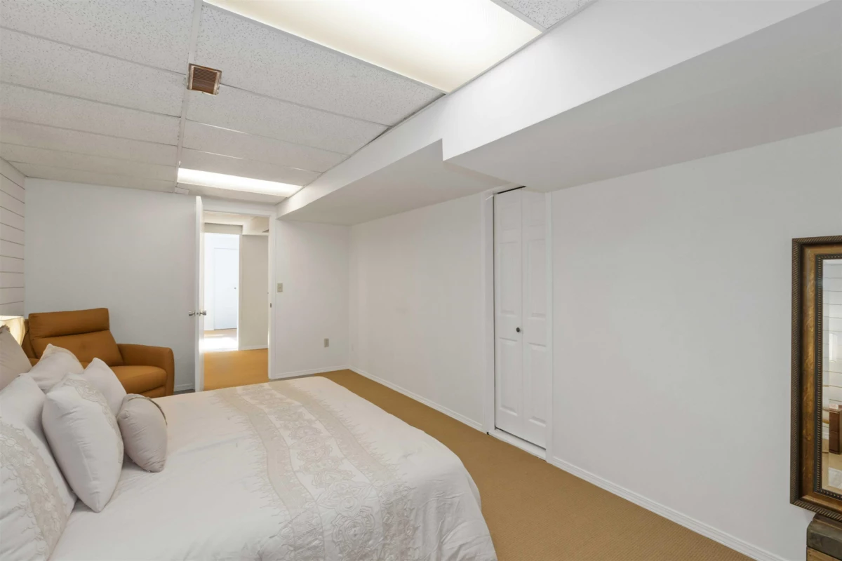 Entry Foyer Photo of 34869 Everett Drive, Abbotsford, BC