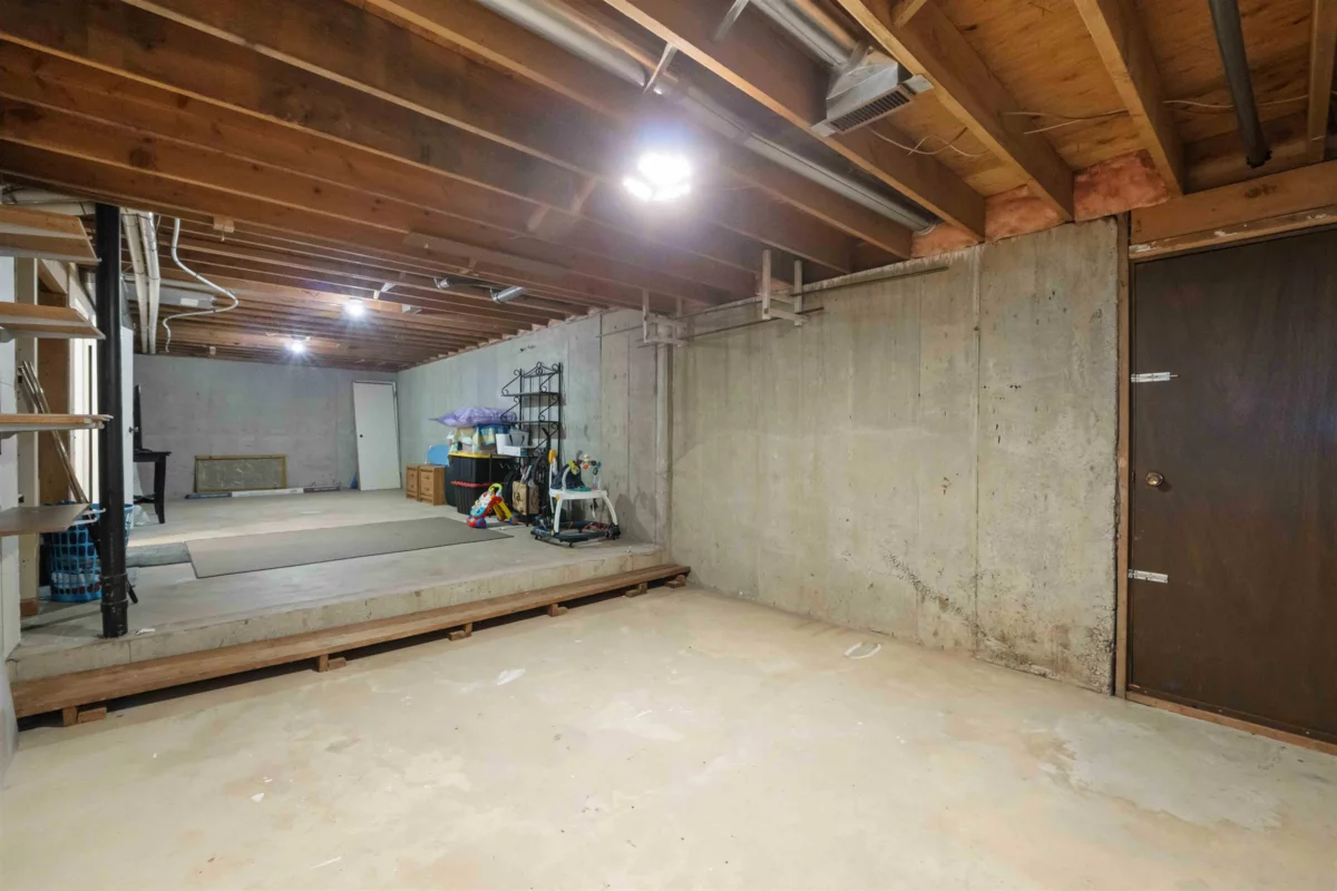 Garage Interior Photo of 34869 Everett Drive, Abbotsford, BC