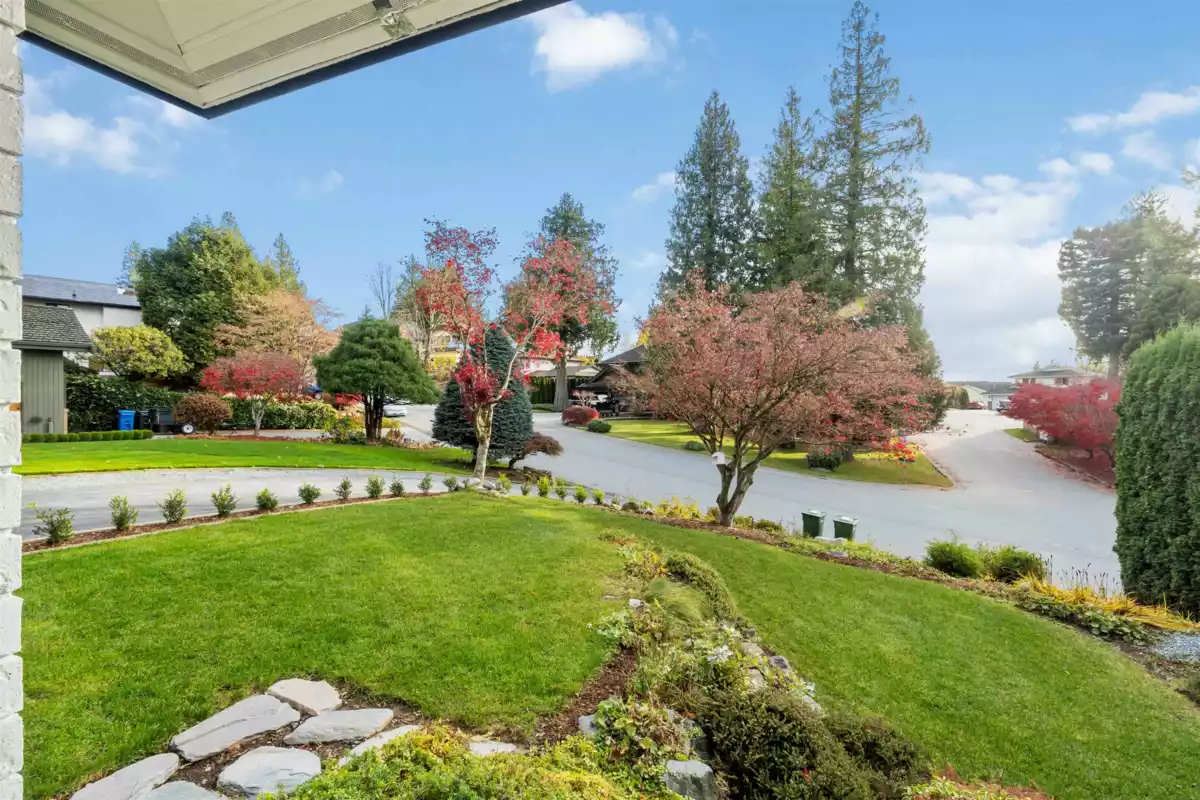 Living Room Photo of 34869 Everett Drive, Abbotsford, BC