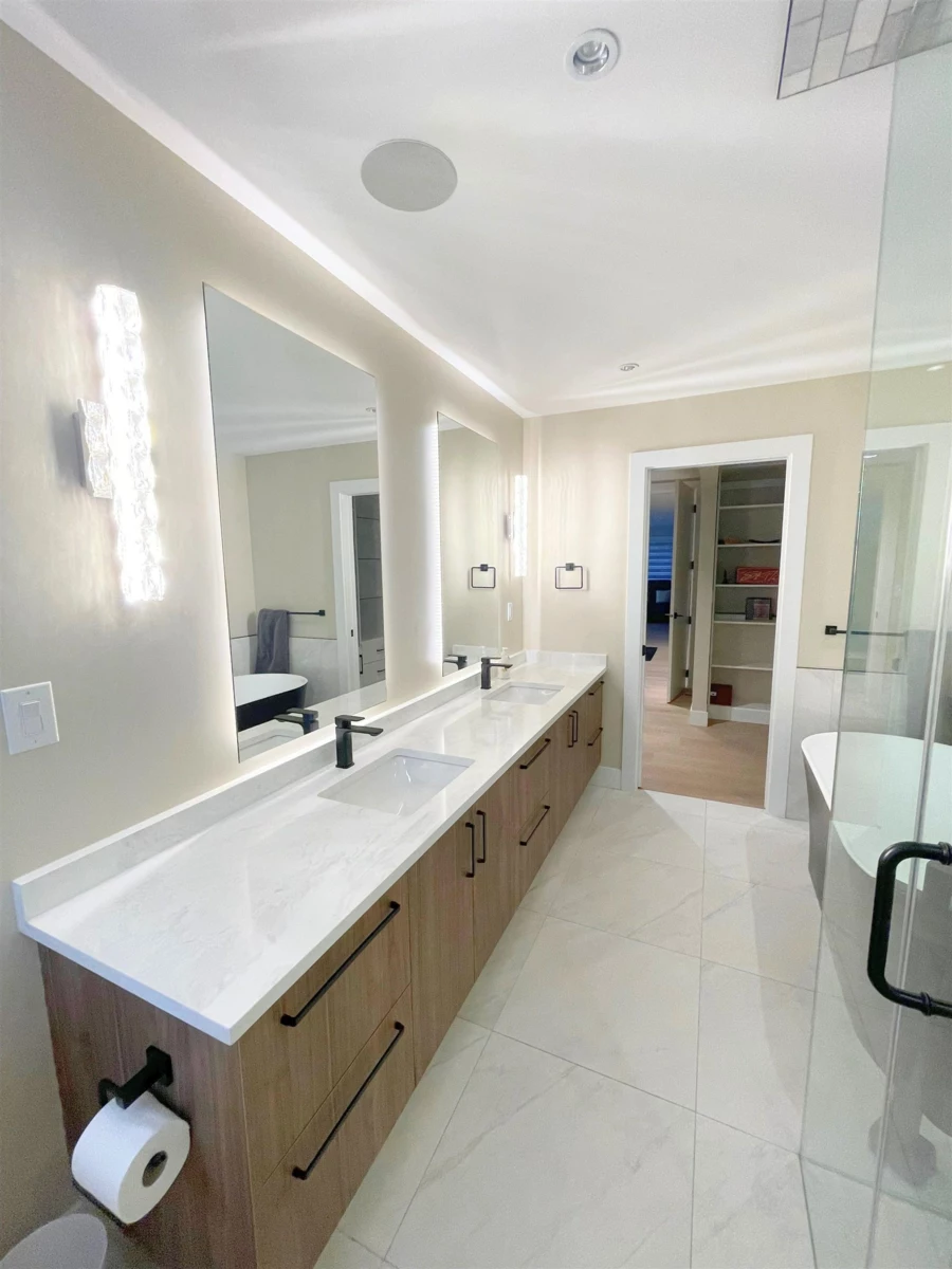 Guest Bathroom Photo of 7158 Bayview Drive, Burnaby, BC