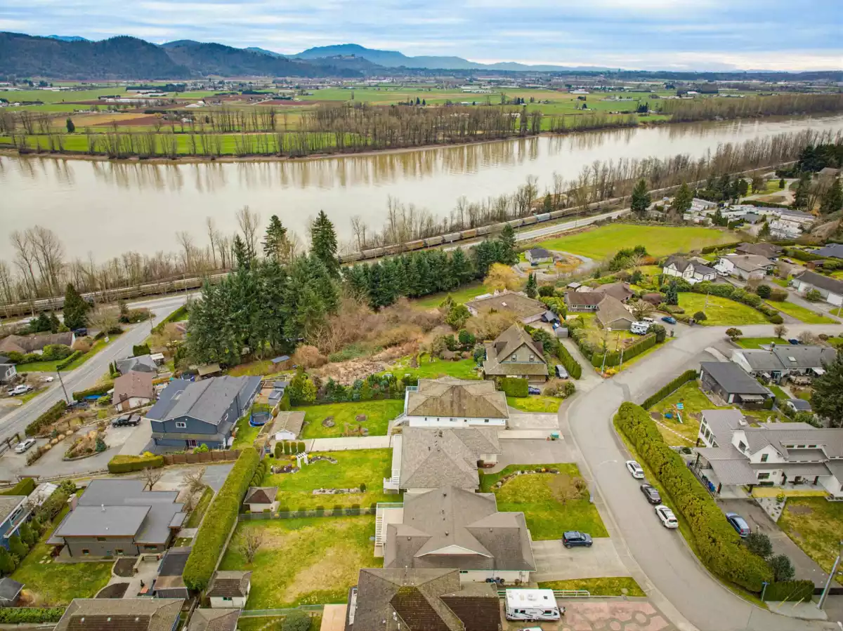 Dining Area Photo of 34656 Dann Avenue, Mission, BC