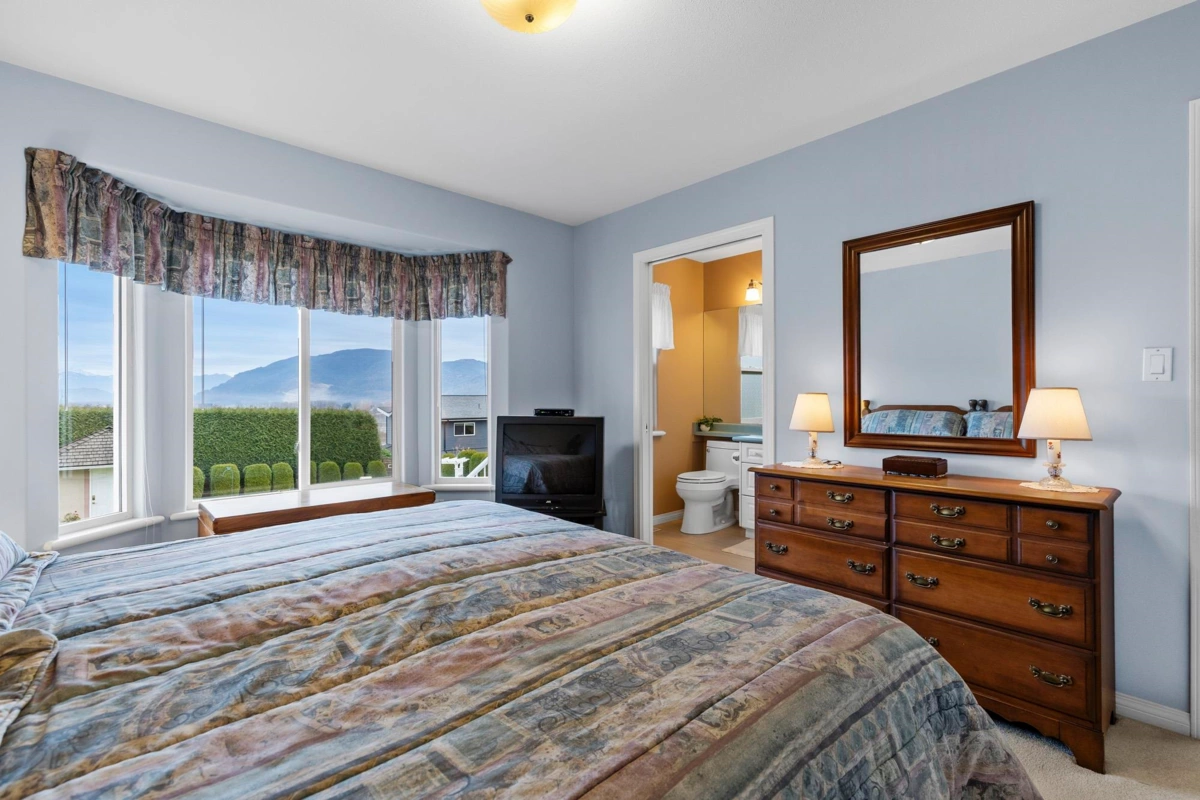 Garage Interior Photo of 34656 Dann Avenue, Mission, BC