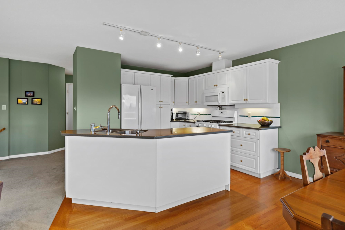 Laundry Room Photo of 34656 Dann Avenue, Mission, BC