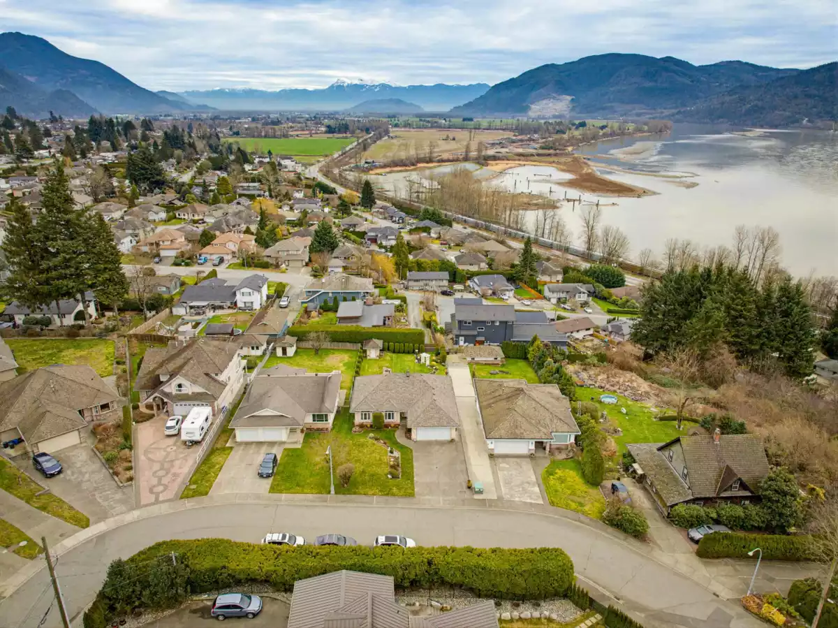 Living Room Photo of 34656 Dann Avenue, Mission, BC