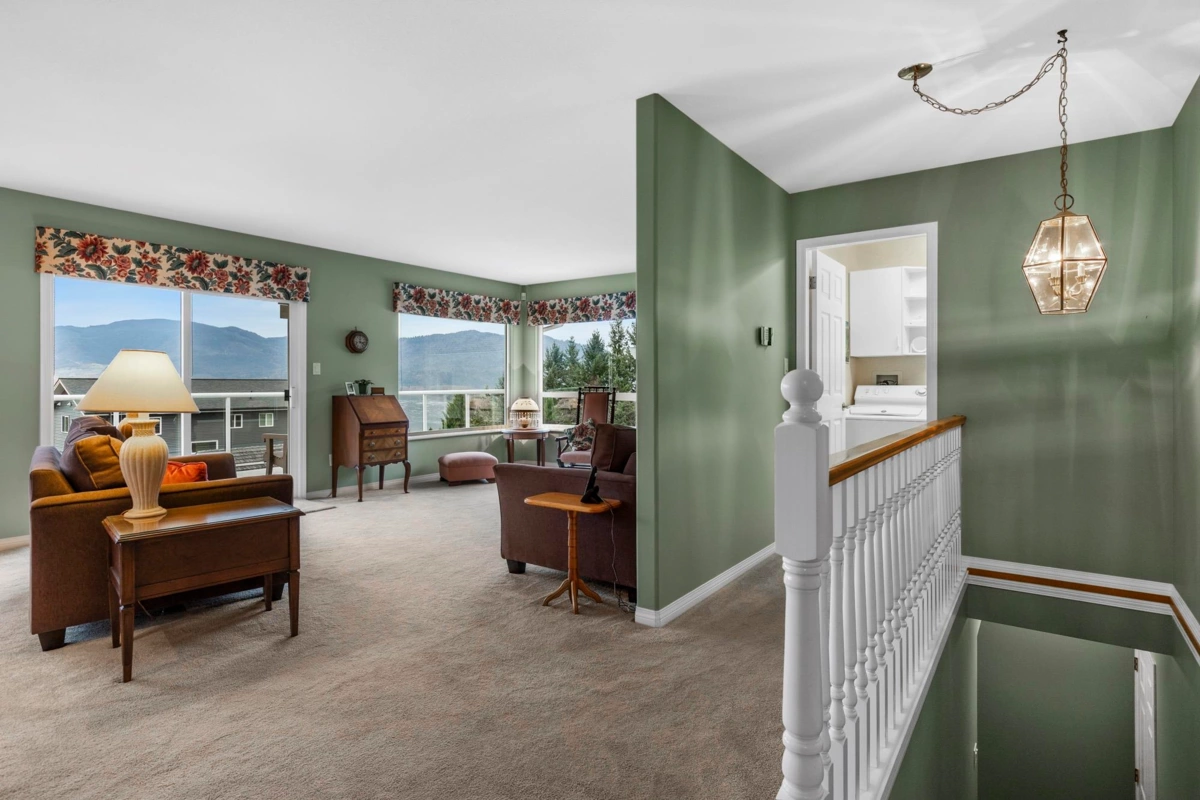 Powder Room Photo of 34656 Dann Avenue, Mission, BC