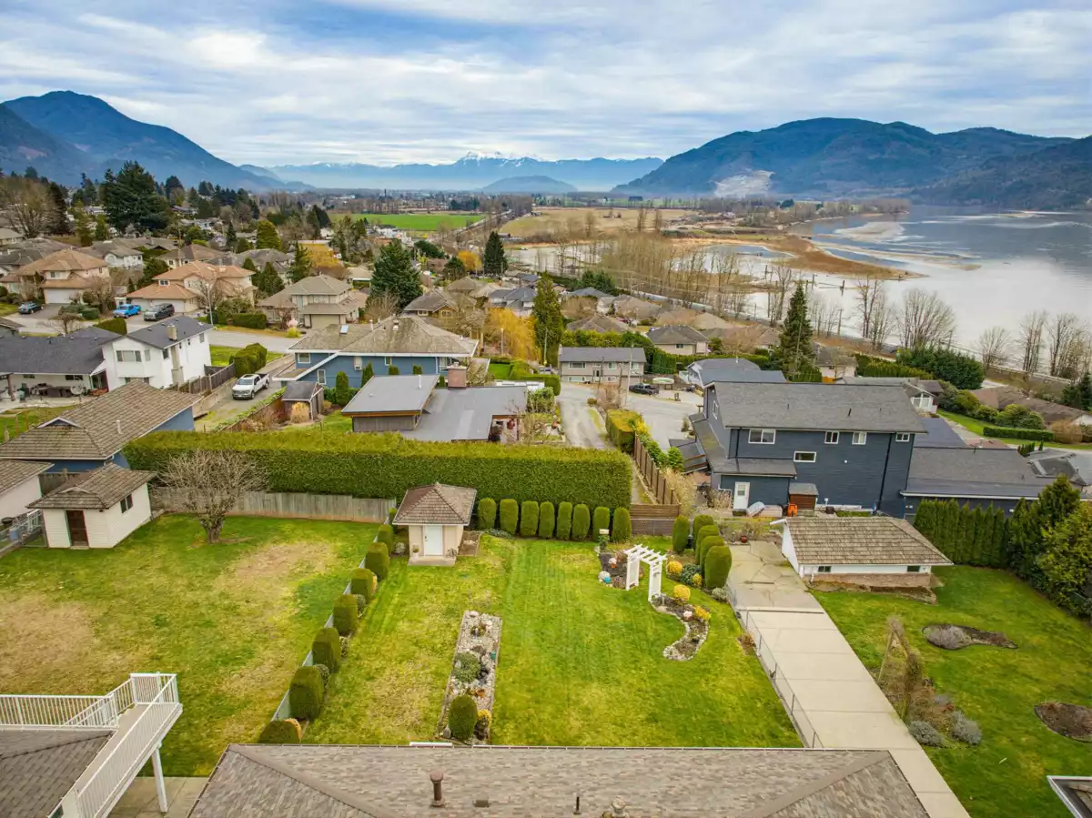 Walk-In Closet Photo of 34656 Dann Avenue, Mission, BC