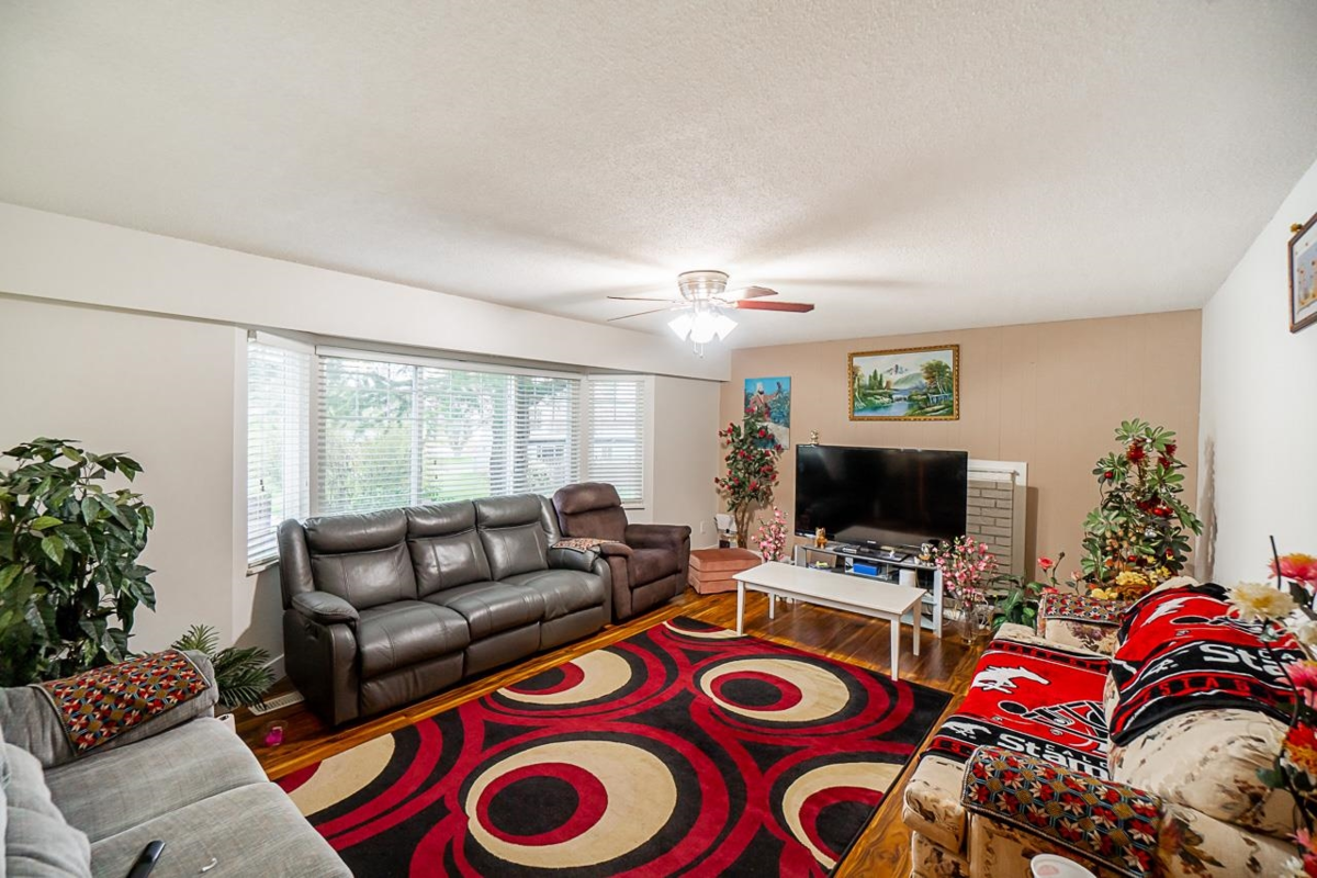 Dining Area Photo of 11892 Gilmour Crescent, Delta, BC