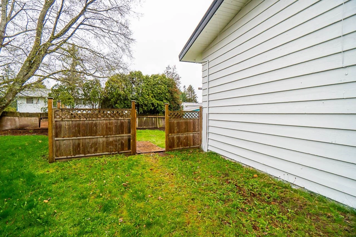 Garden / Landscaping Photo of 11892 Gilmour Crescent, Delta, BC