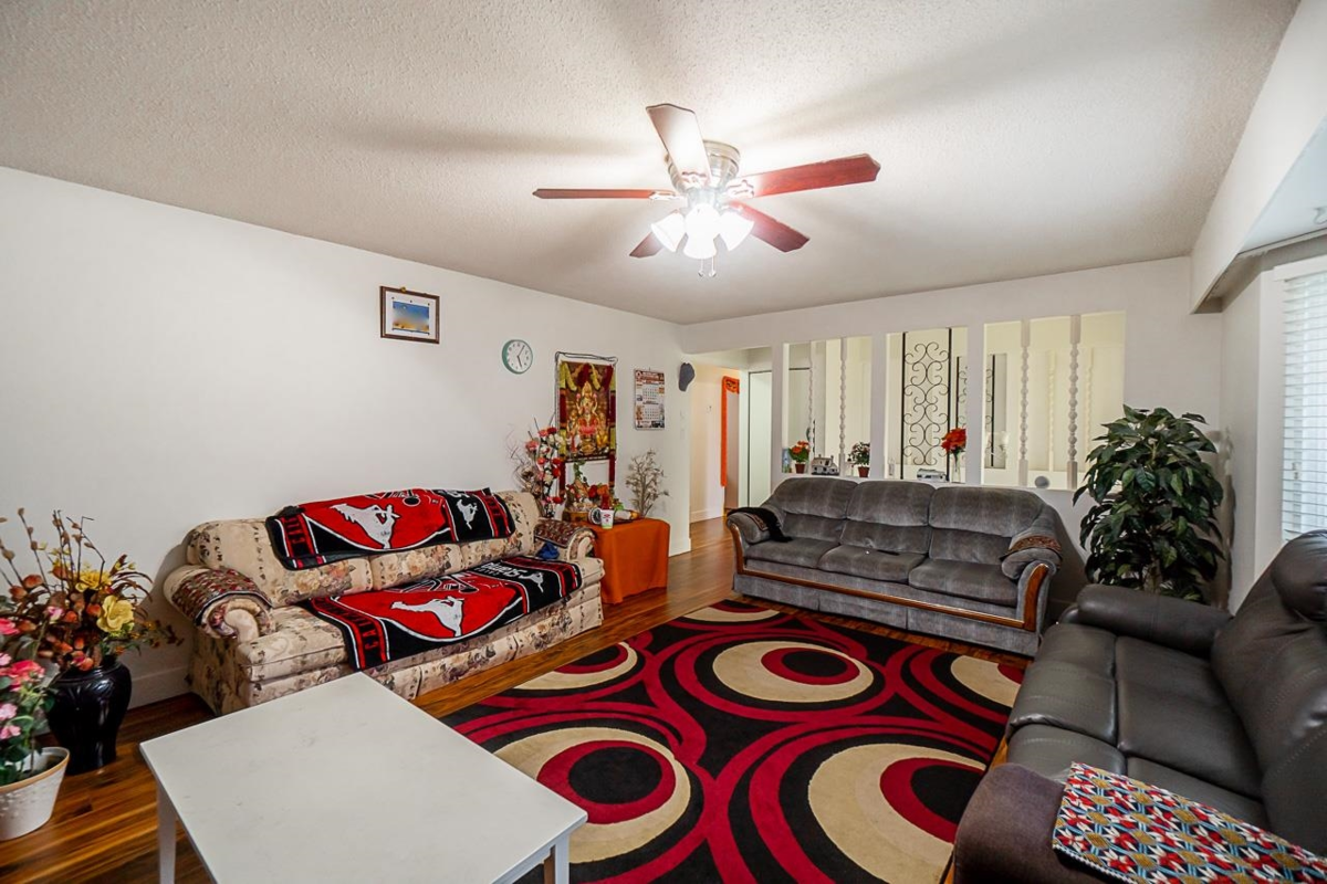 Kitchen Island Photo of 11892 Gilmour Crescent, Delta, BC
