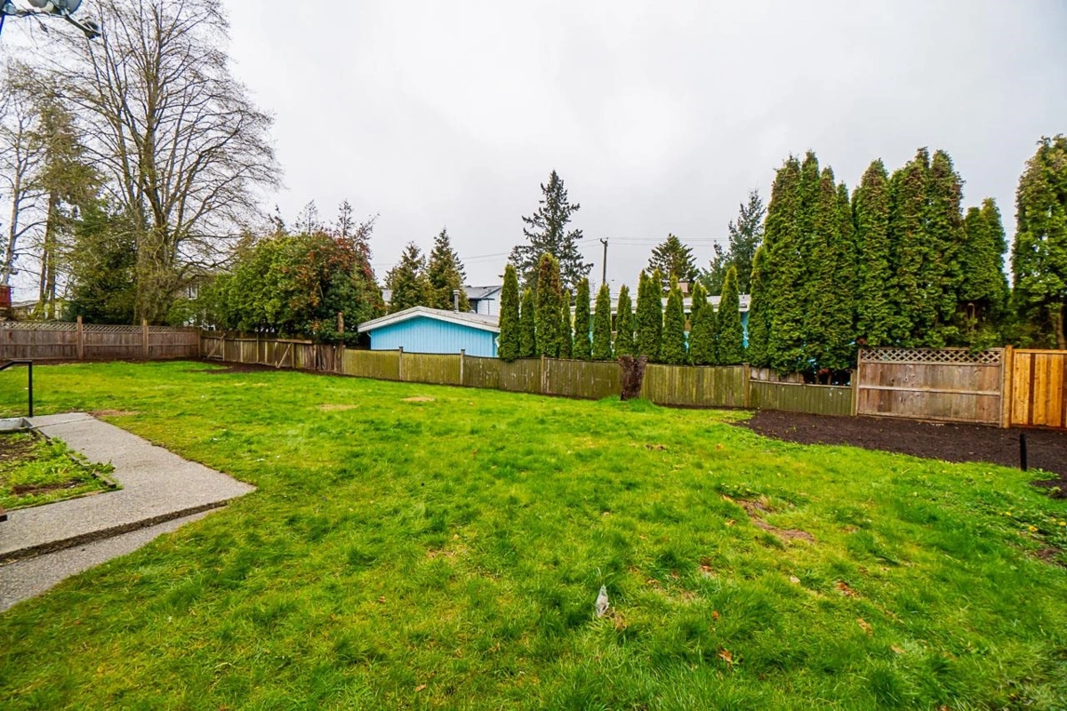 Outdoor Kitchen Photo of 11892 Gilmour Crescent, Delta, BC