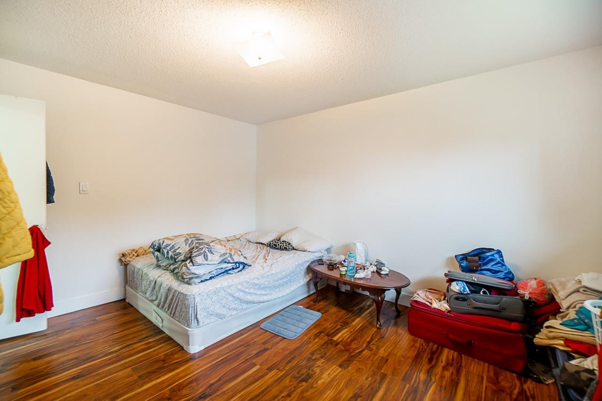 Powder Room Photo of 11892 Gilmour Crescent, Delta, BC