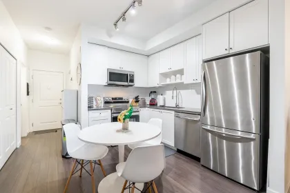 Kitchen Photo of 402 15835 85 Avenue, Surrey, BC