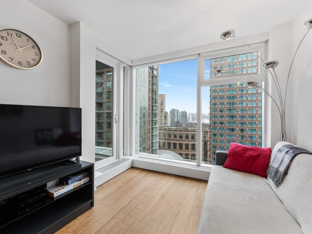 Family Room Photo of 2011 777 Richards Street, Vancouver, BC