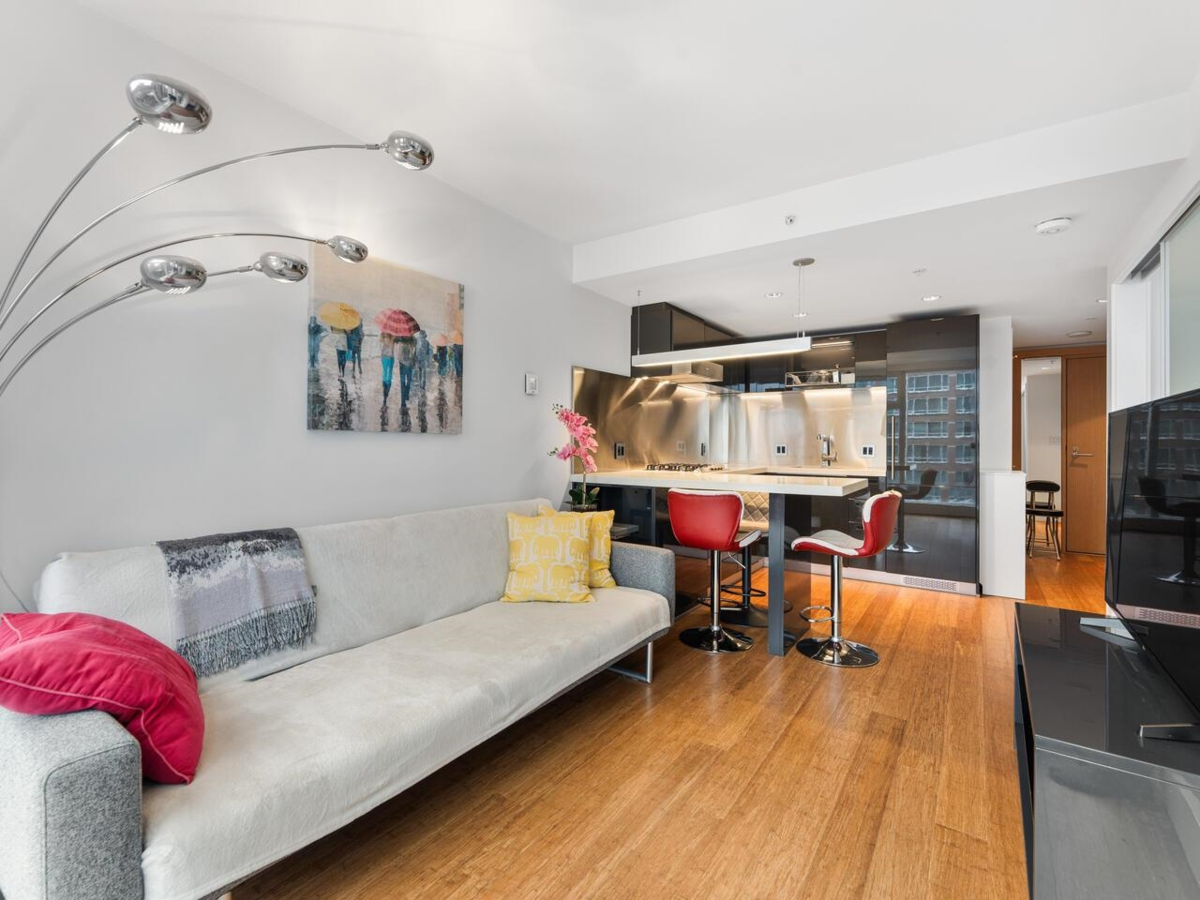 Living Room Photo of 2011 777 Richards Street, Vancouver, BC