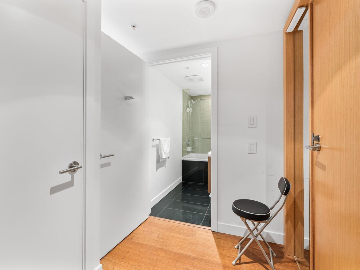 Primary Bathroom Photo of 2011 777 Richards Street, Vancouver, BC