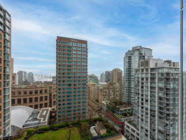 Office / Den Photo of 2011 777 Richards Street, Vancouver, BC