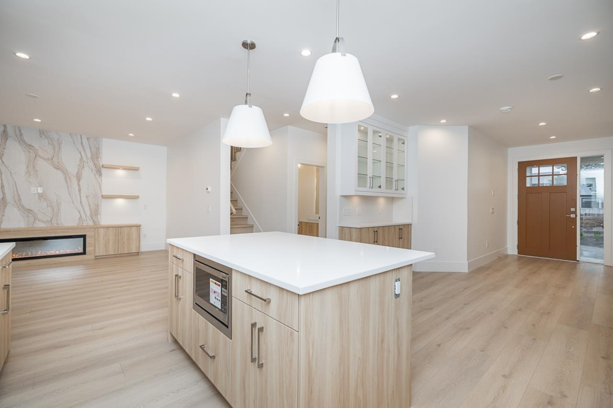 Kitchen Island Photo of 5483 7 Avenue, Delta, BC