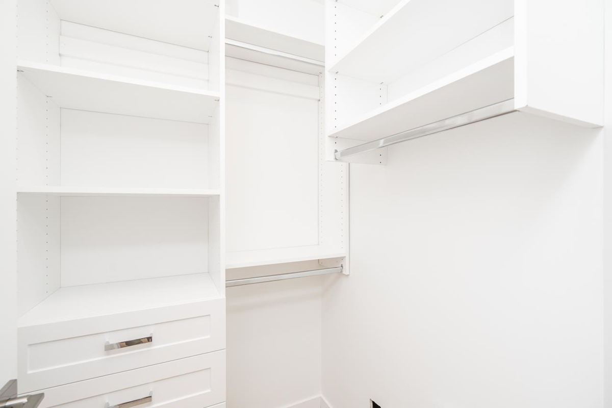 Mudroom Photo of 5483 7 Avenue, Delta, BC