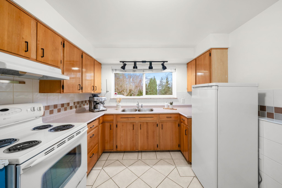 Office / Den Photo of 4174 Dollarton Highway, North Vancouver, BC