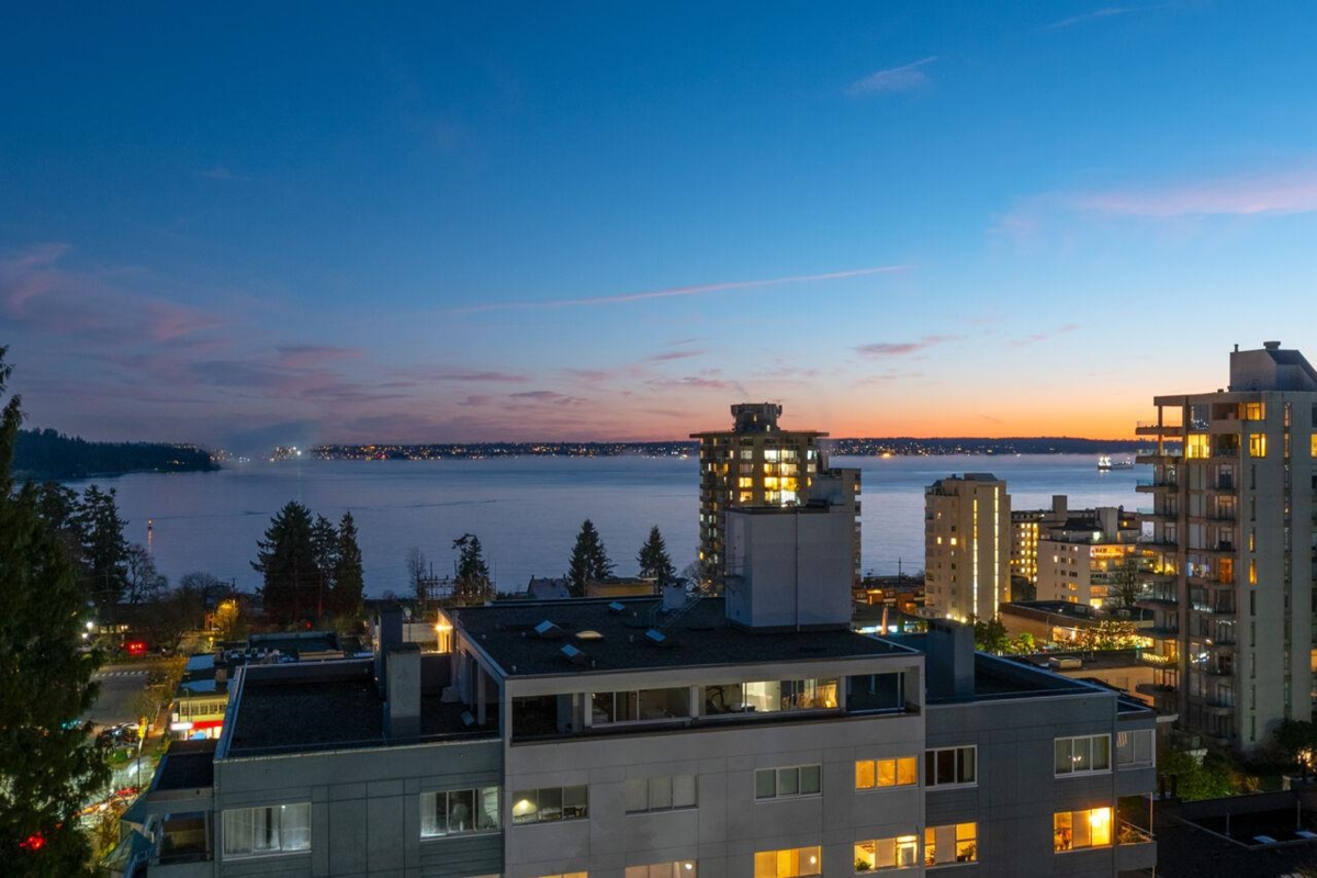 Basement Recreation Room Photo of 9 1717 Duchess Avenue, West Vancouver, BC