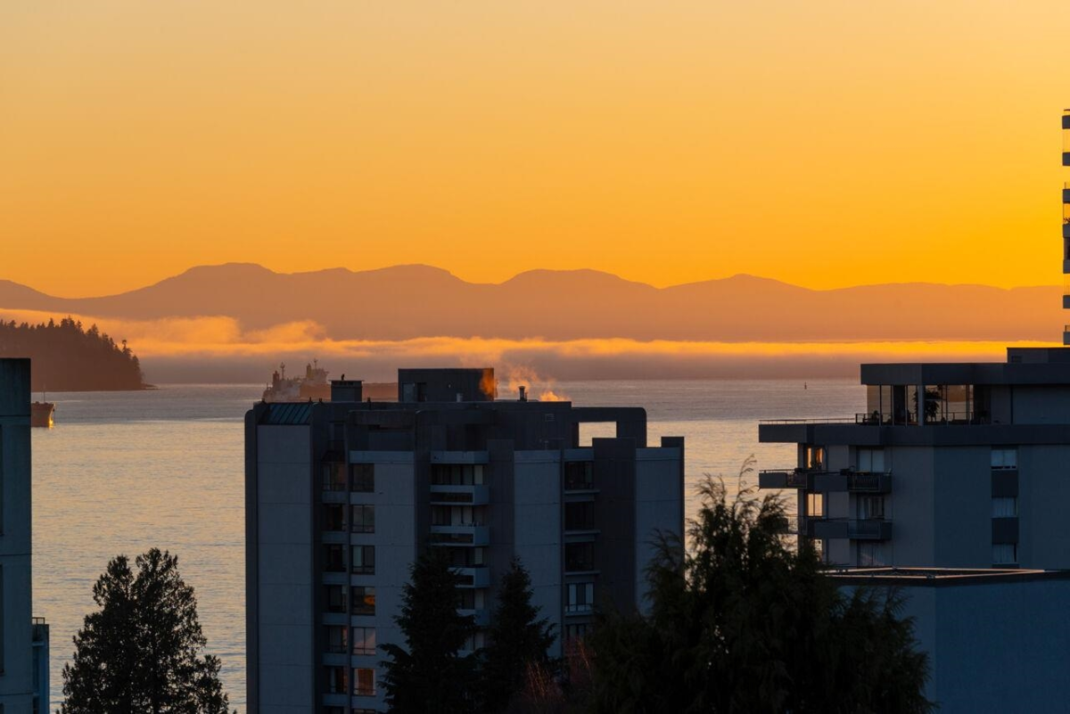 Bedroom 4 Photo of 9 1717 Duchess Avenue, West Vancouver, BC