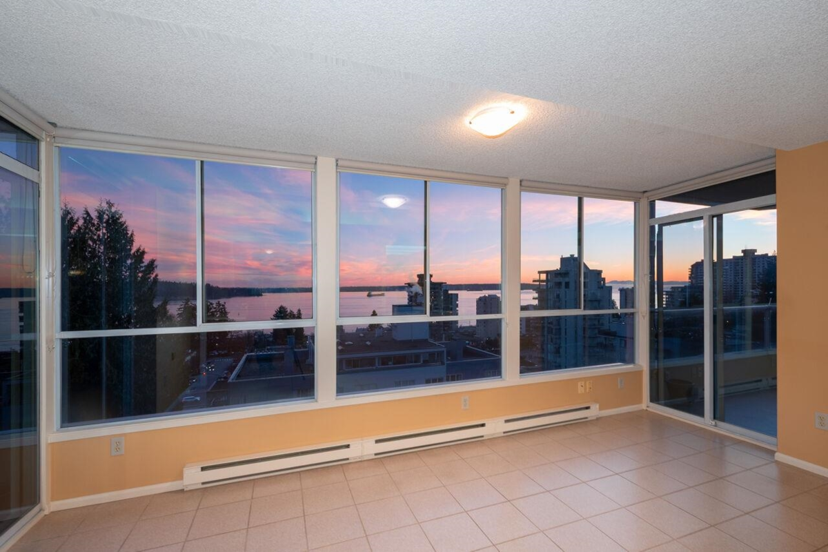 Outdoor Deck Photo of 9 1717 Duchess Avenue, West Vancouver, BC
