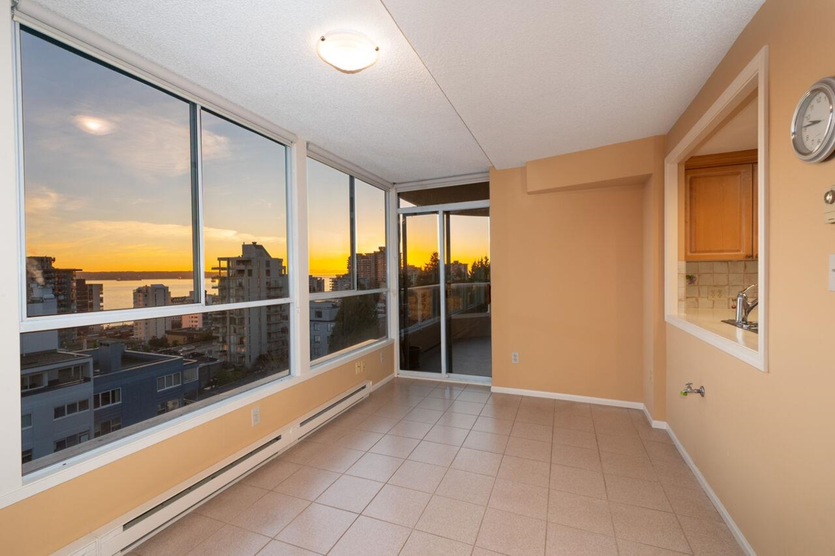 Outdoor Patio Photo of 9 1717 Duchess Avenue, West Vancouver, BC