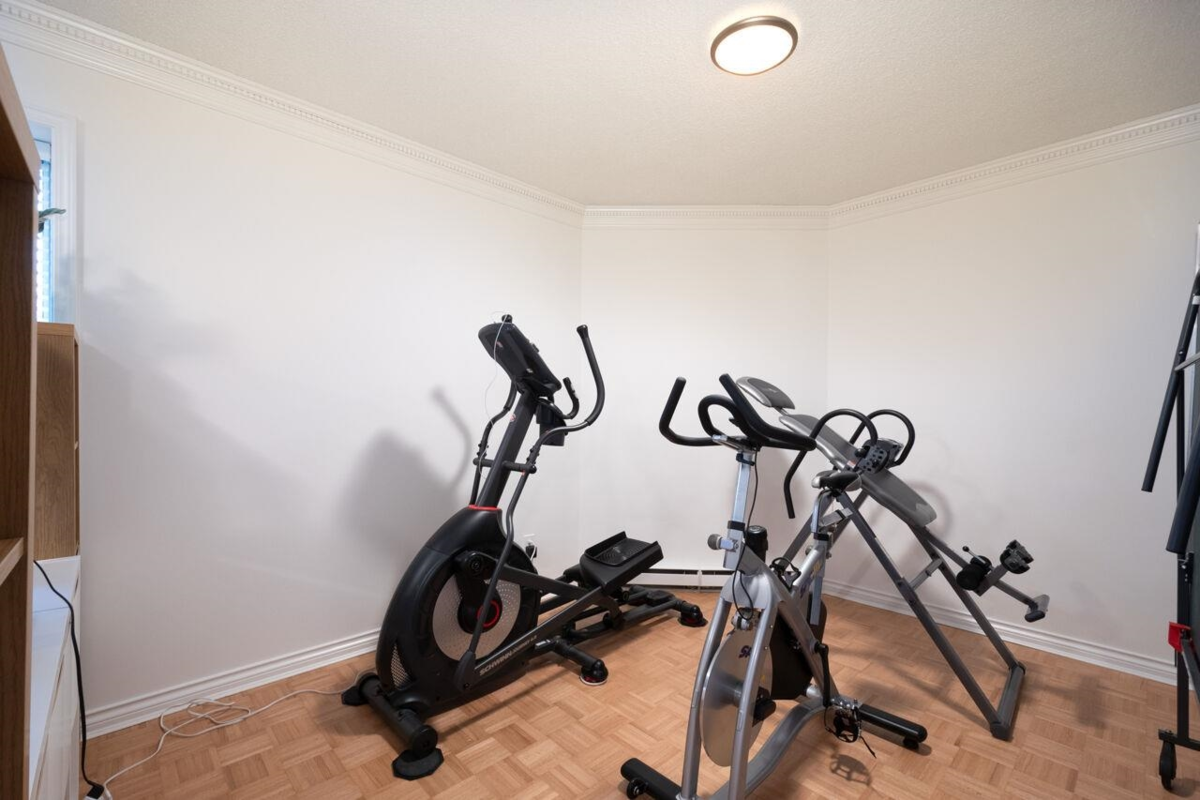 Street View Photo of 9 1717 Duchess Avenue, West Vancouver, BC