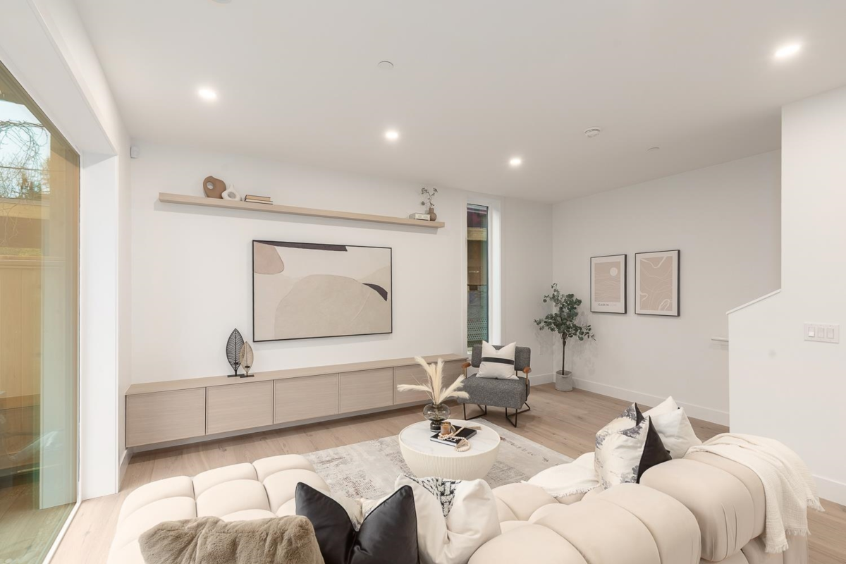 Family Room Photo of 462 E 17th Avenue, Vancouver, BC