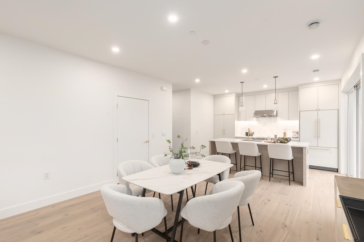 Primary Bedroom Photo of 462 E 17th Avenue, Vancouver, BC