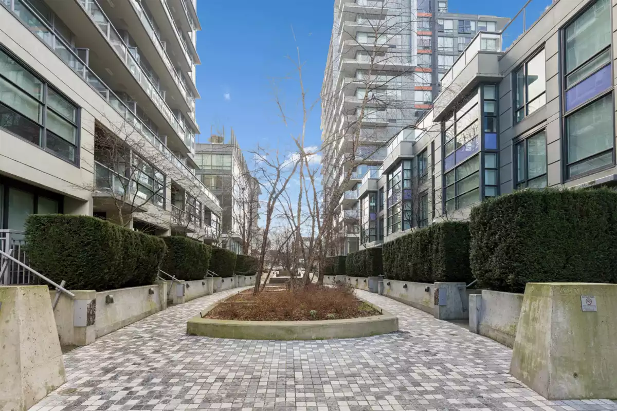 Living Room Photo of 156 W 1st Avenue, Vancouver, BC