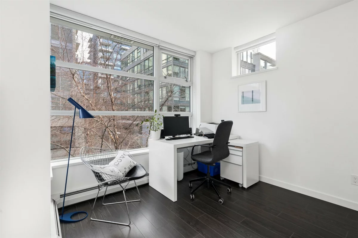 Primary Bathroom Photo of 156 W 1st Avenue, Vancouver, BC