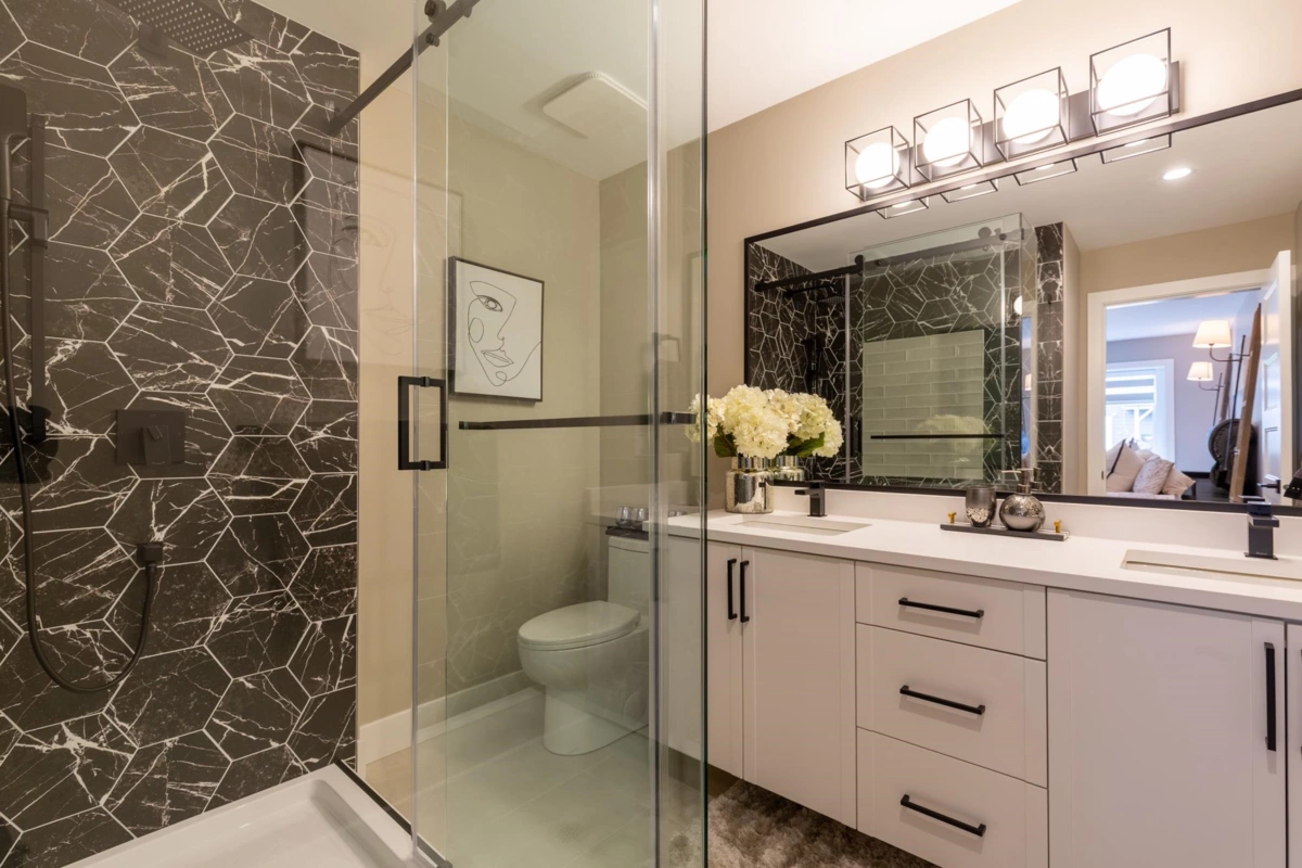 Hallway Photo of 3 1211 Thomas Avenue, Coquitlam, BC