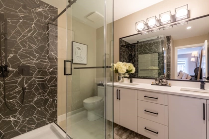 Hallway Photo of 3 1211 Thomas Avenue, Coquitlam, BC
