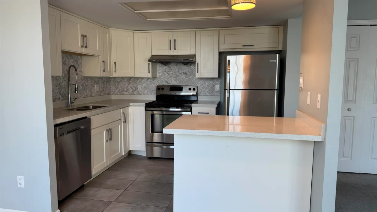 Kitchen Island Photo of 504 1159 Main Street, Vancouver, BC