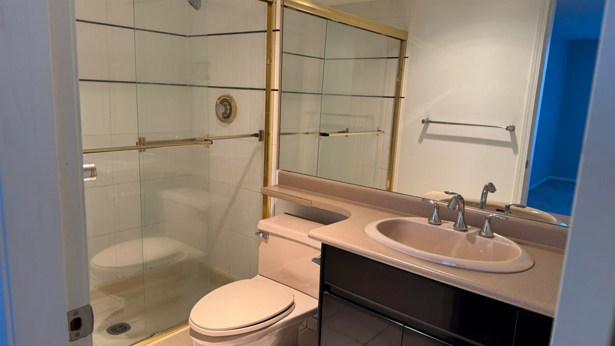 Primary Bathroom Photo of 504 1159 Main Street, Vancouver, BC