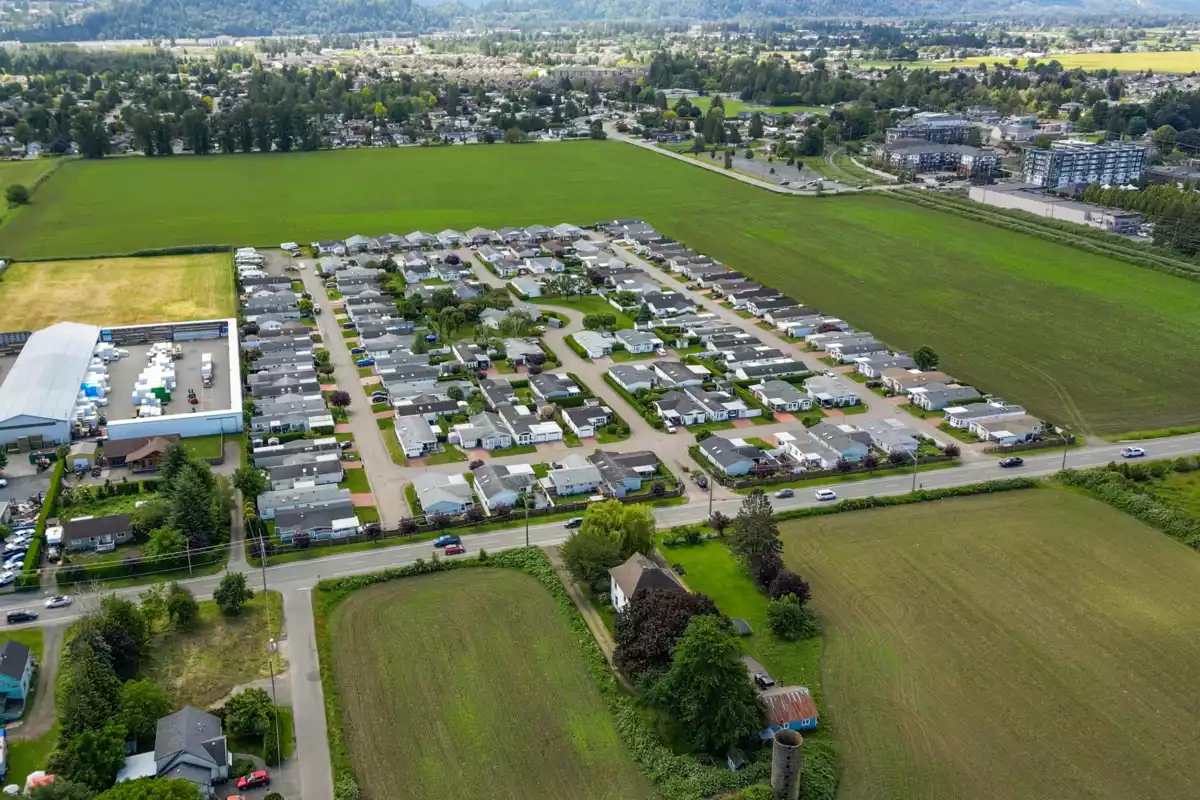Dining Area Photo of 8 45918 Knight Road, Chilliwack, BC