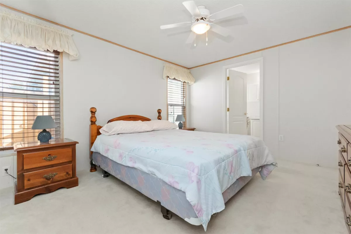 Entry Foyer Photo of 8 45918 Knight Road, Chilliwack, BC