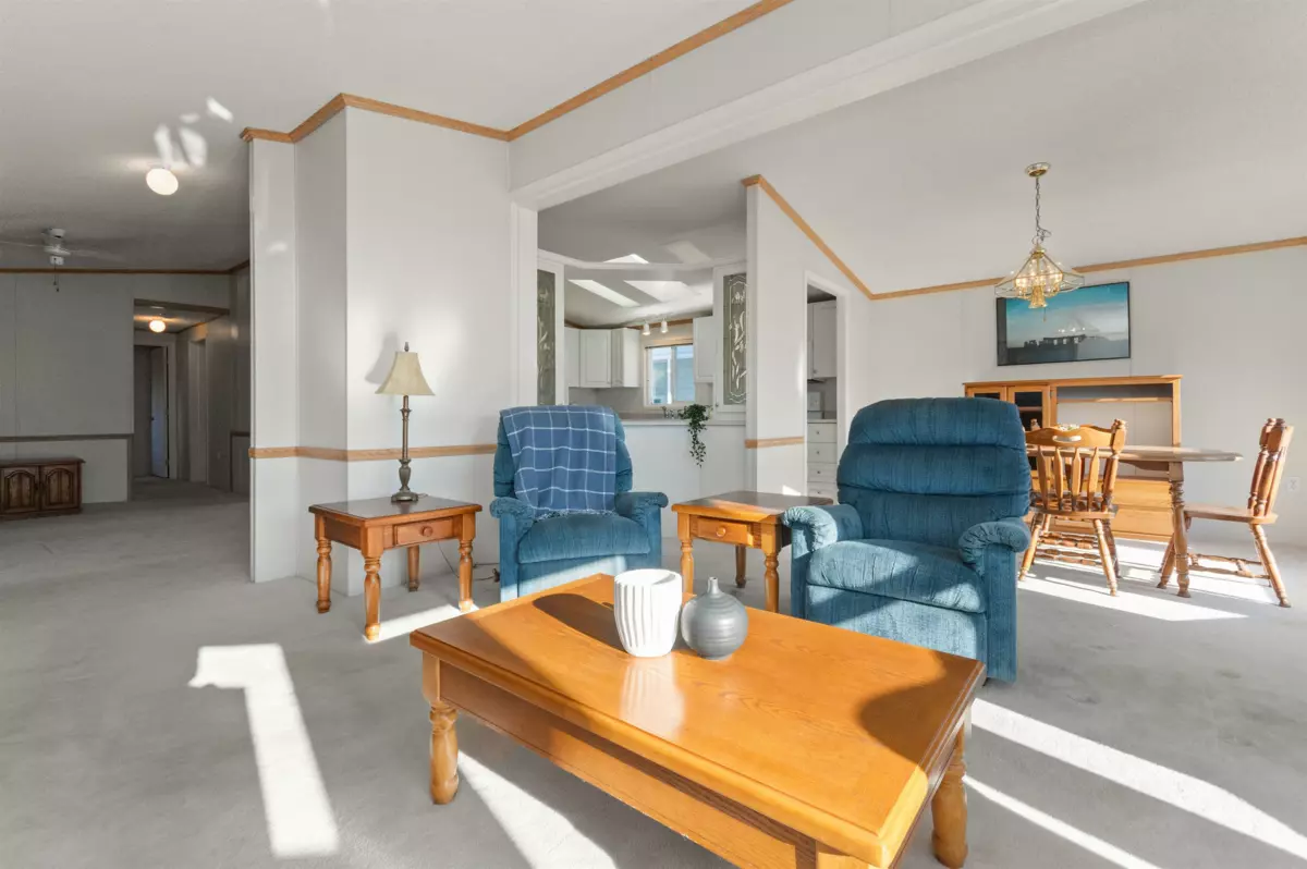 Family Room Photo of 8 45918 Knight Road, Chilliwack, BC