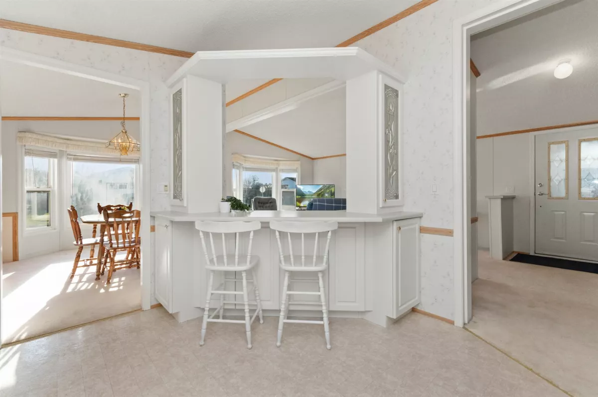 Guest Bathroom Photo of 8 45918 Knight Road, Chilliwack, BC