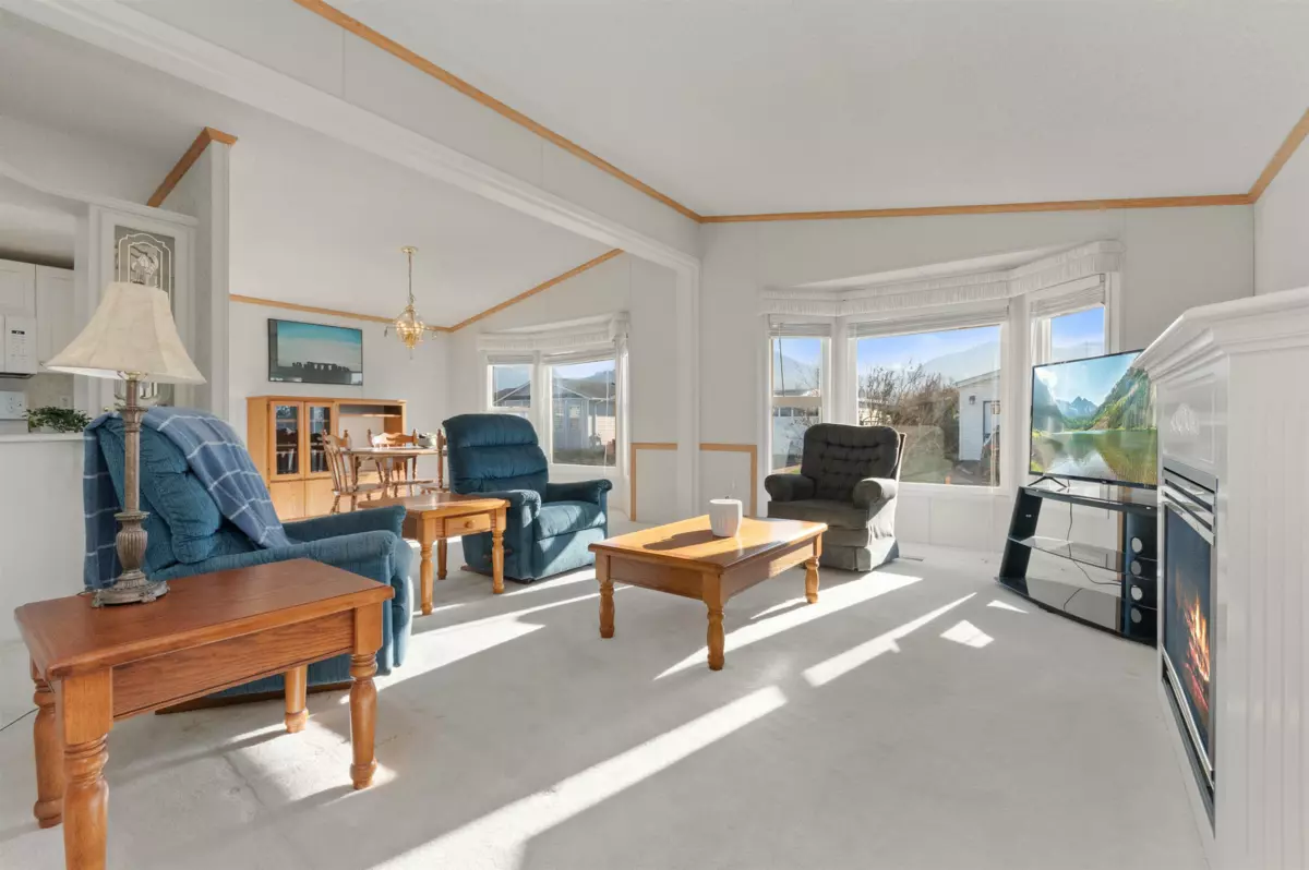 Kitchen Photo of 8 45918 Knight Road, Chilliwack, BC