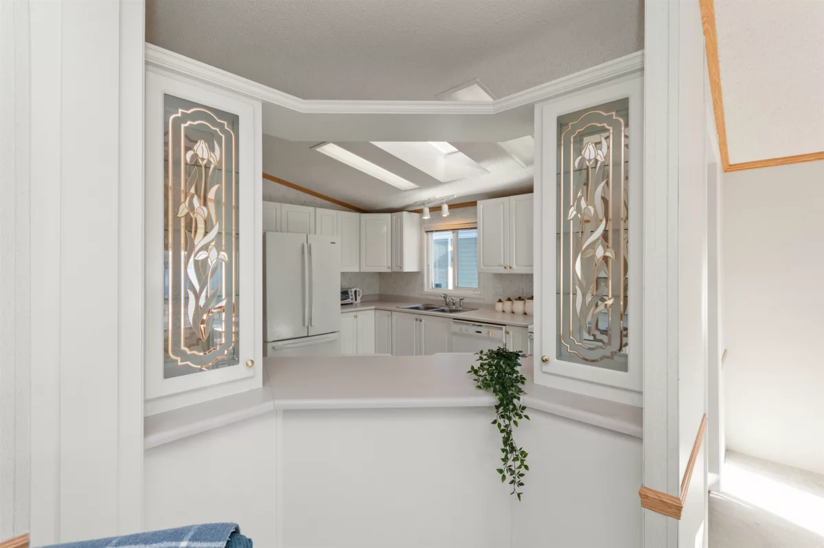 Walk-In Closet Photo of 8 45918 Knight Road, Chilliwack, BC