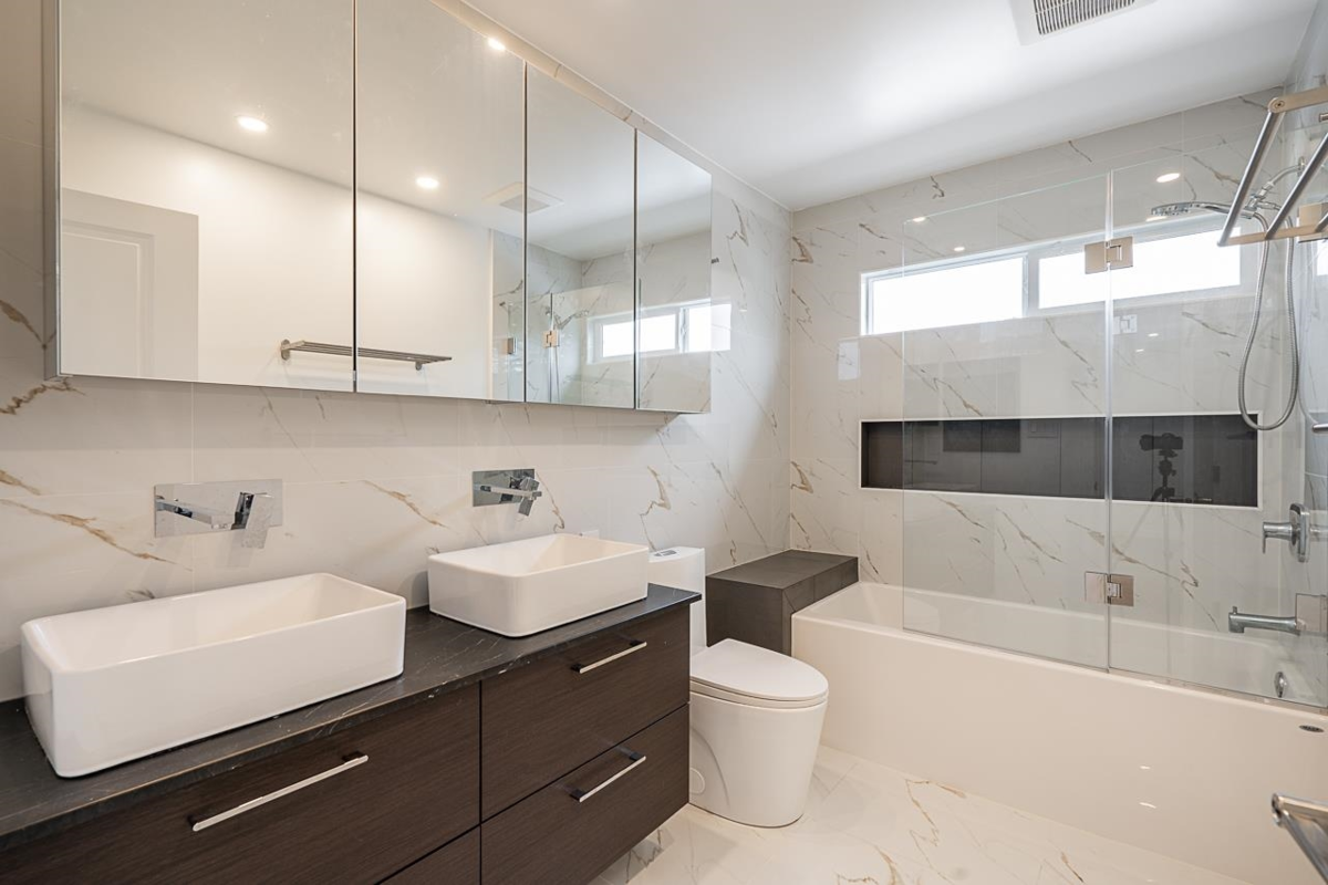 Garage Interior Photo of 6540 Juniper Drive, Richmond, BC