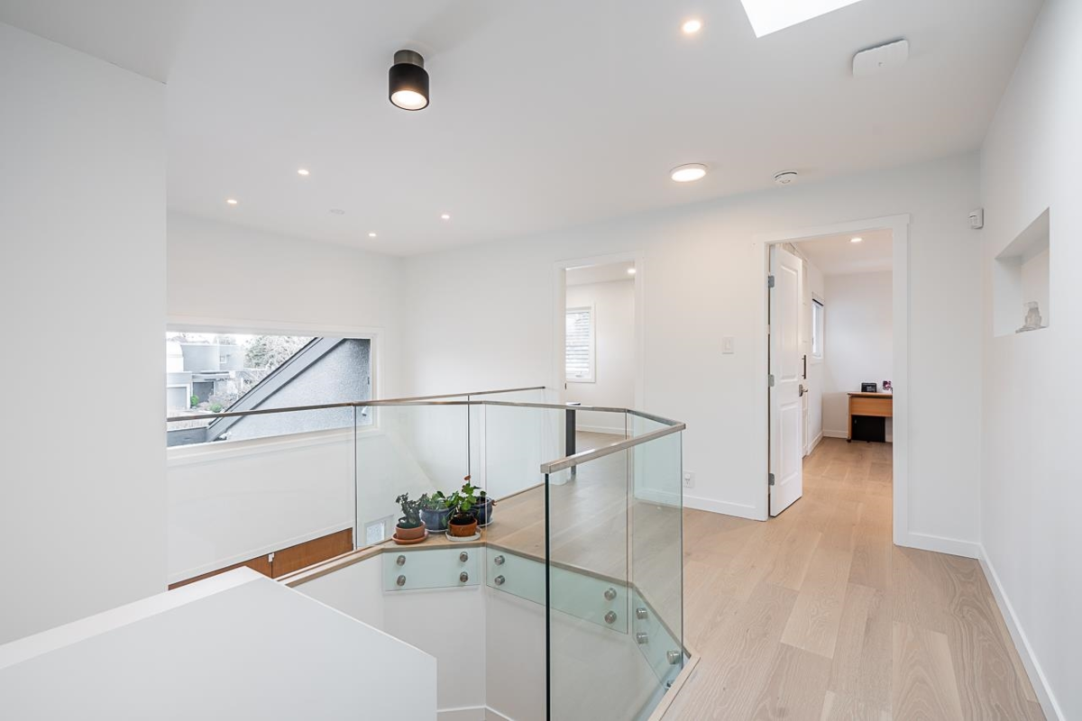 Guest Bathroom Photo of 6540 Juniper Drive, Richmond, BC